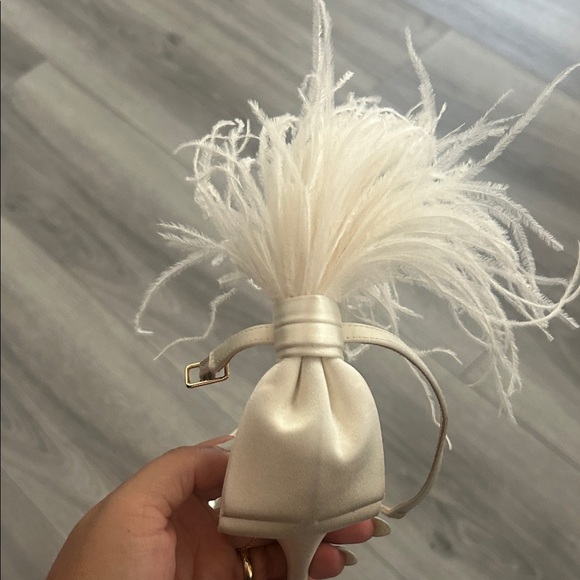 Aquazzura Cream Feathered Concerto Heels Sz 38 - Picture 3 of 16